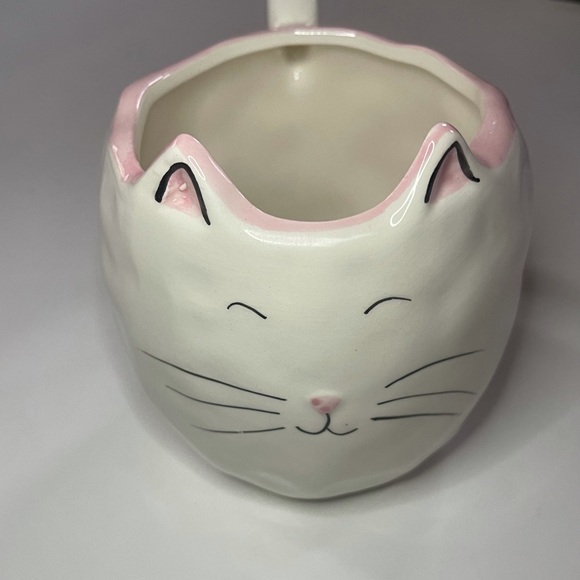 🆕 Whimsical Cupboard [10 Strawberry Street] White Smiling Cat Mug 🐈 - Picture 3 of 5